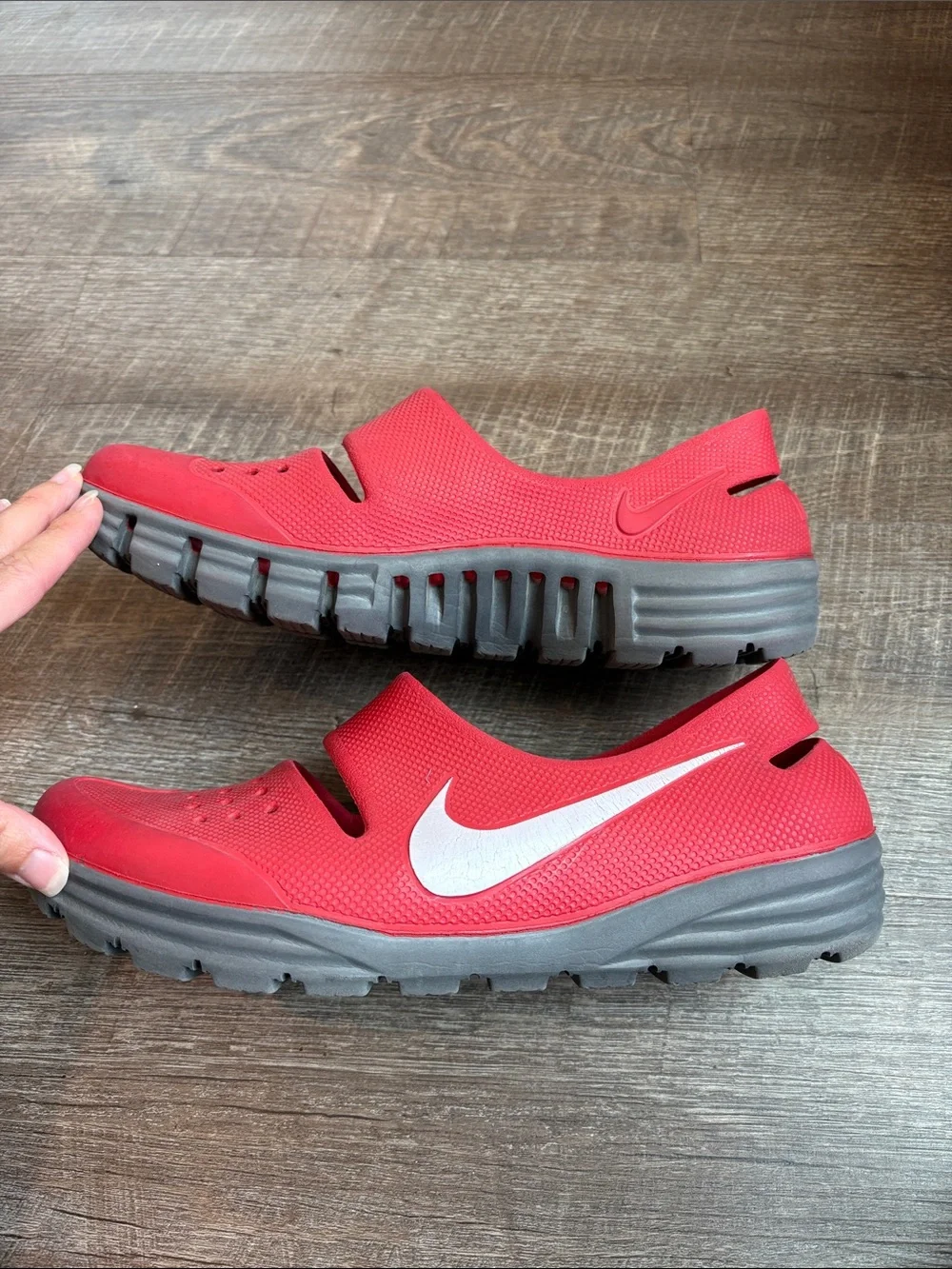 Nike SolarSoft Slip On Shoes Men’s 10/W11 University Red RARE